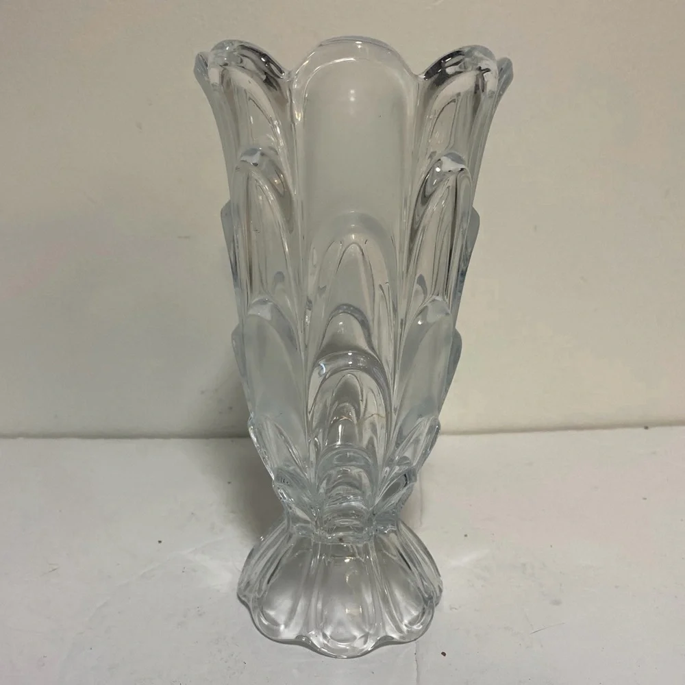 Vintage Clear Pressed Glass Vase – Scalloped Fluted Pedestal Base - Picture 2 of 5